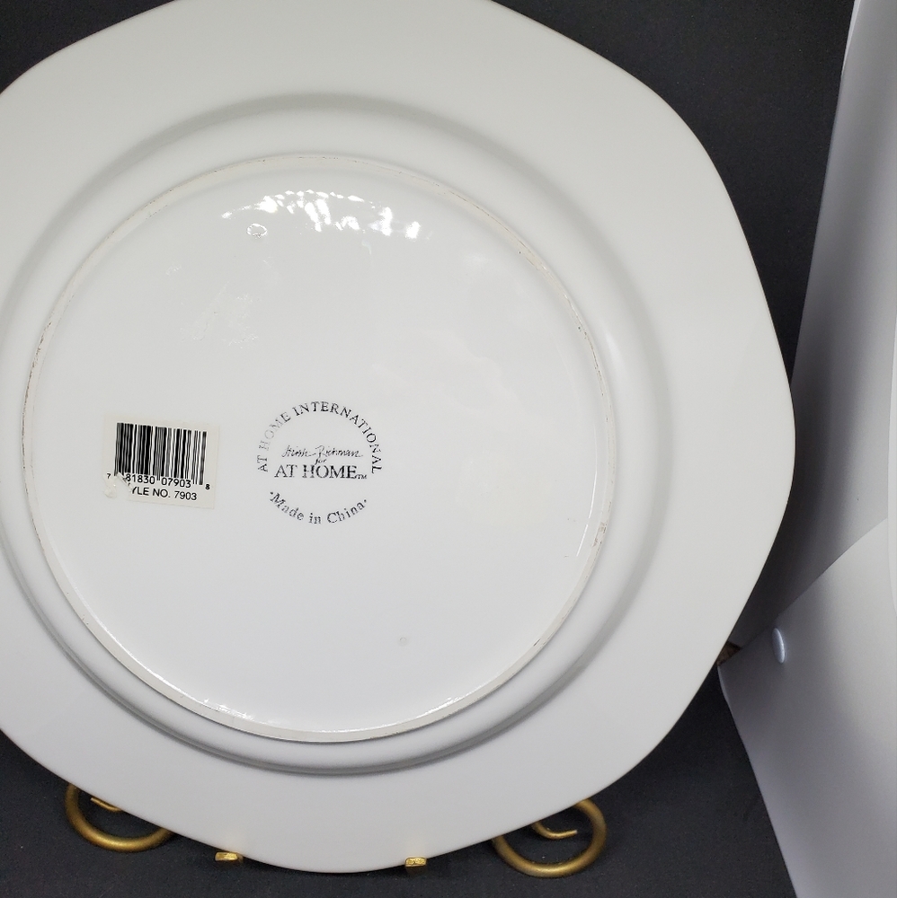 At Home International Holiday Plate Winter Snowmen Reindeer ~Pre-Owned - Picture 8 of 10